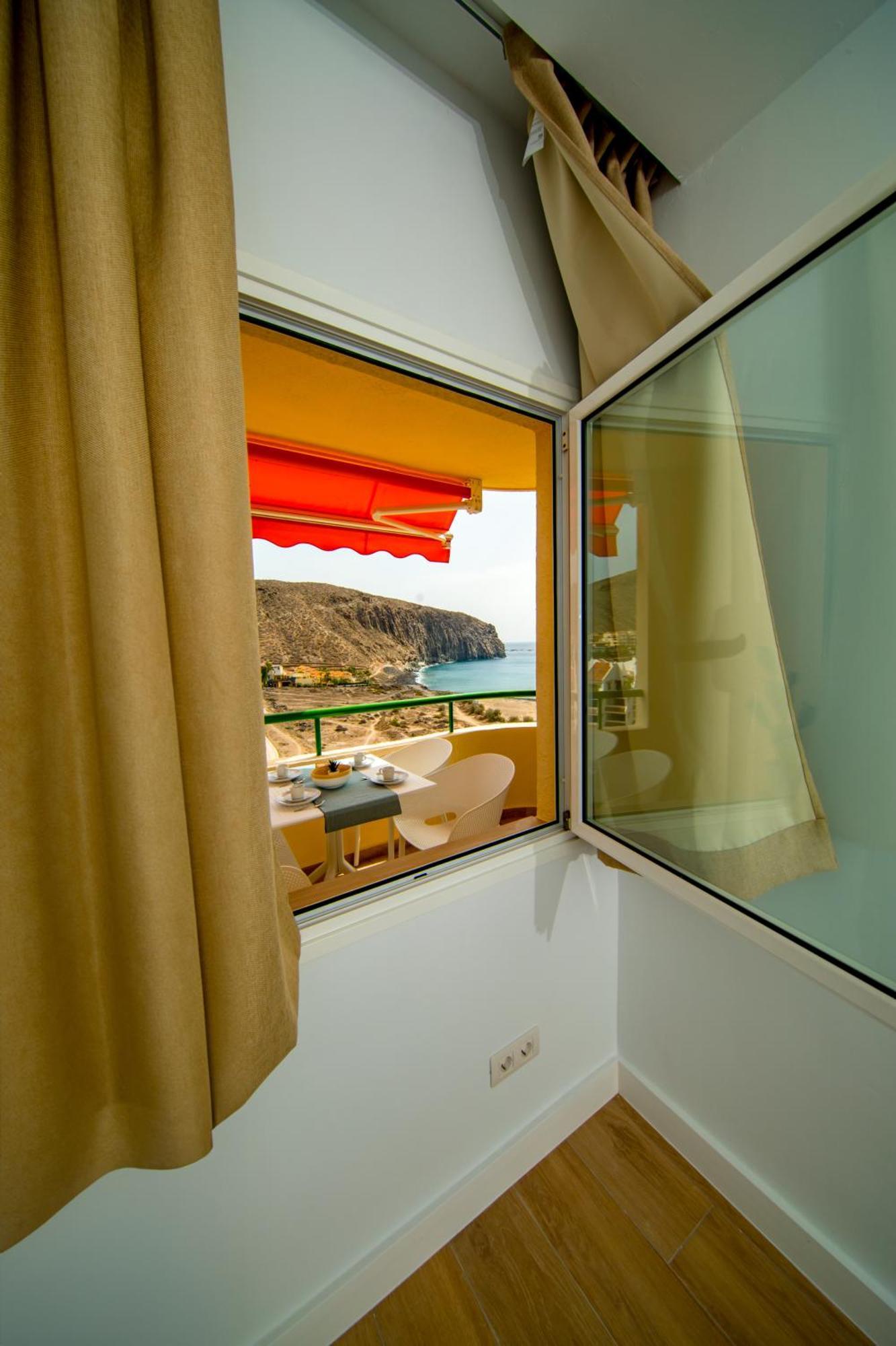 Costa Mar Apartment Лос Кристианос Екстериор снимка